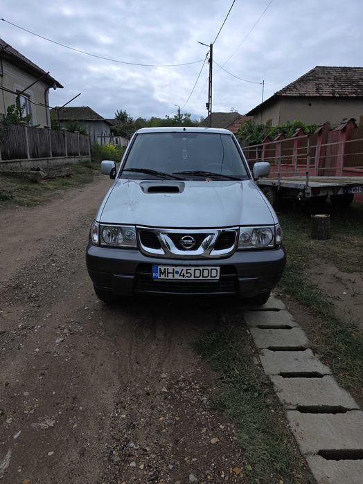 Vând Nissan Terrano 2 3.0