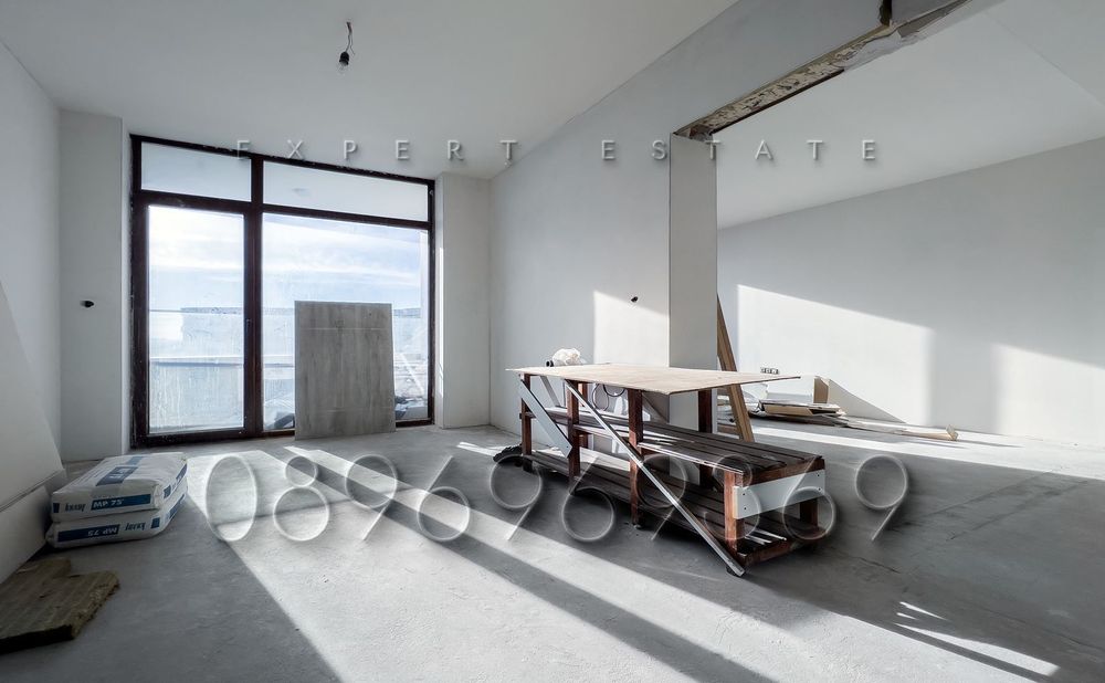 Продава се Четиристаен апартамент в Варна, Трошево - 138 кв.м за 1957 €/кв.м - Снимка #2