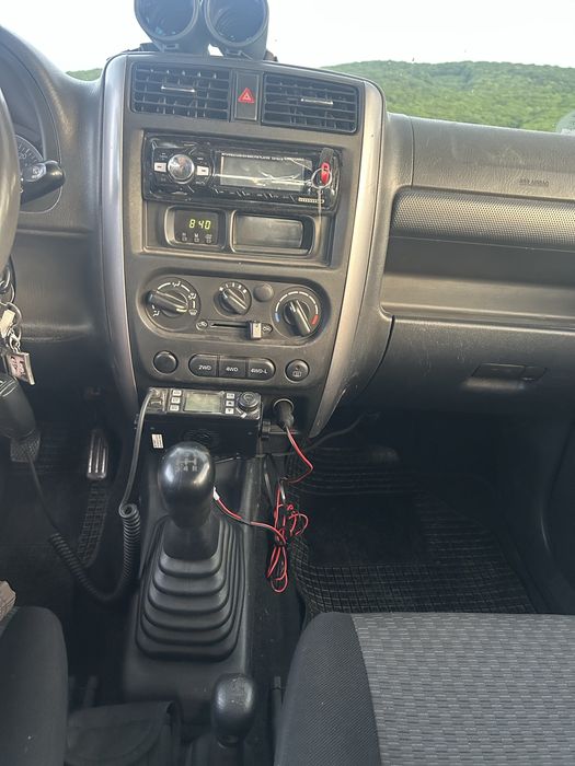 Vând Suzuki Jimny