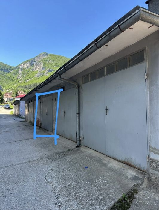 Гараж гр.Враца, кв. Медковец