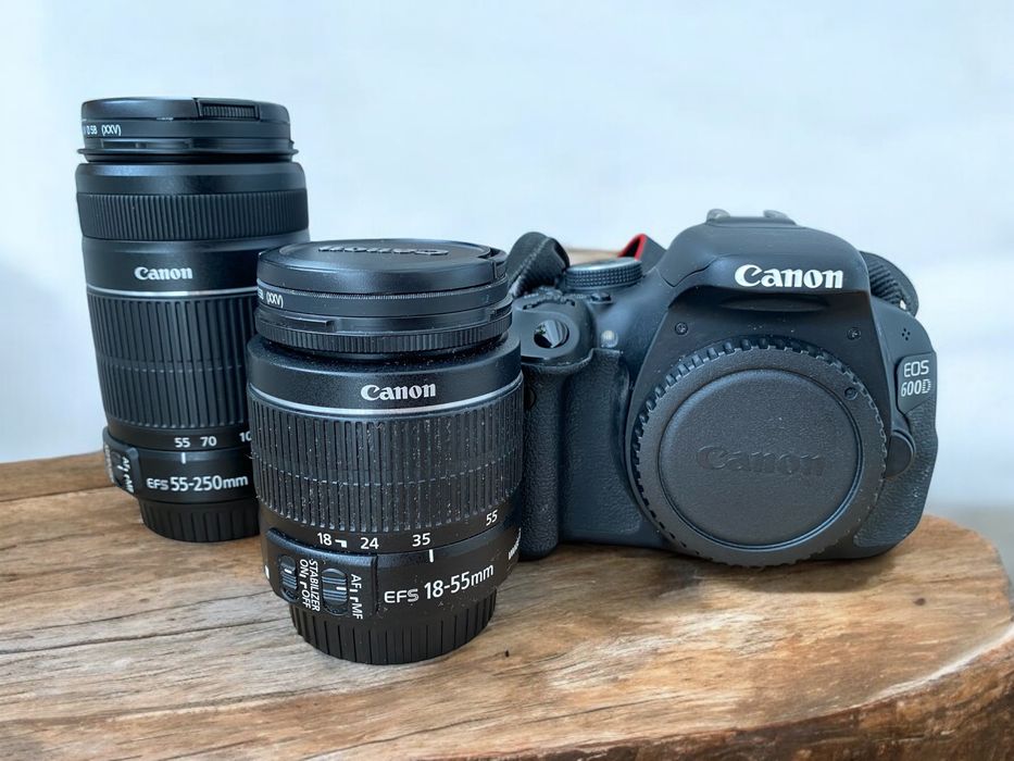 Фотоапарат Canon EOS 600D