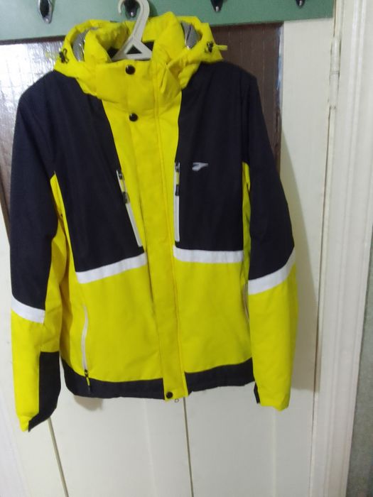 Продам зимнюю куртку