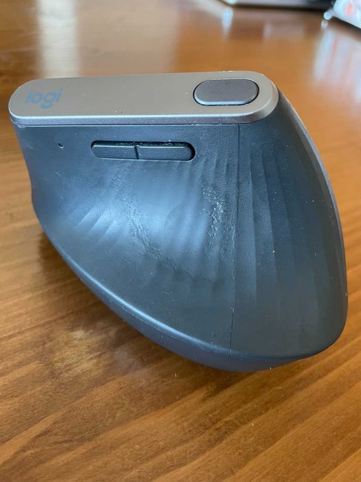 мишка Logitech MX Vertical, wireless, bluetooth, зареждане с USB-C