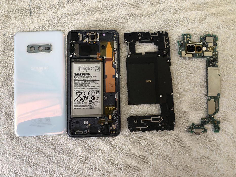 Продам запчасти Galaxy s10E