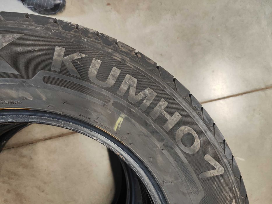 2бр.летни гуми 235/65/16C Kumho