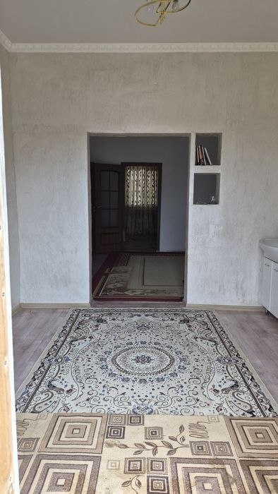 Батыр ауылынан үлкен үй сатылады.