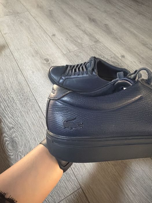 Продам кроссовки lacoste