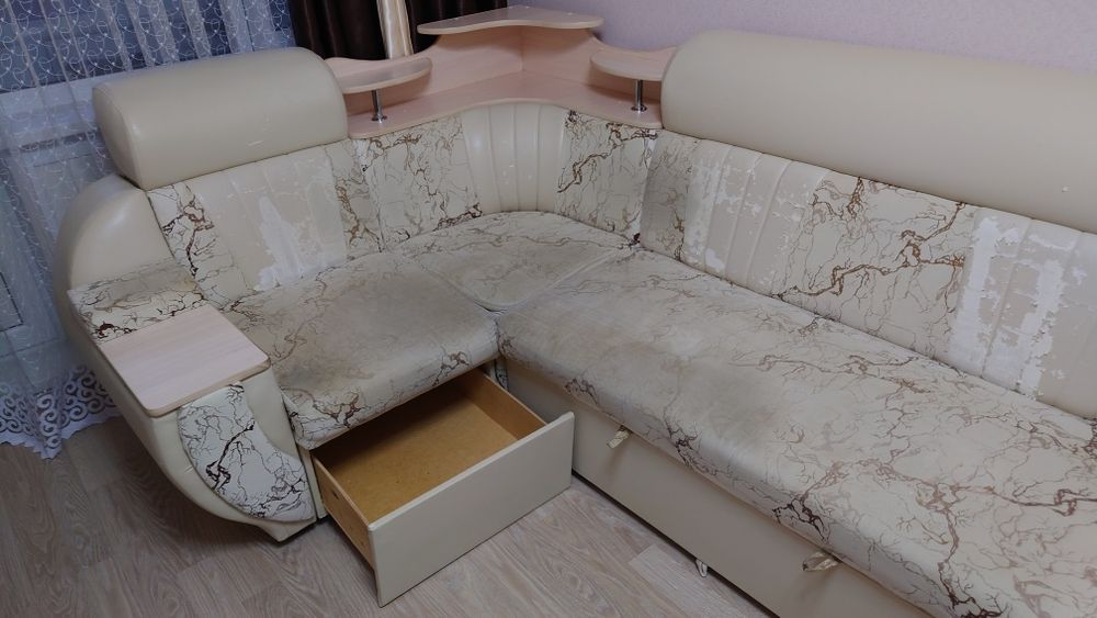Угловой диван б/у