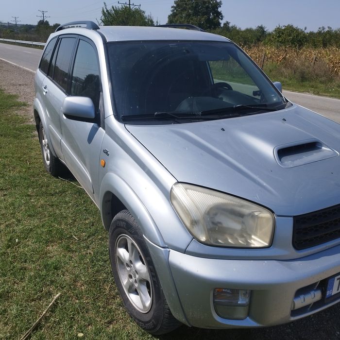 Продавам Тойота  рав 4