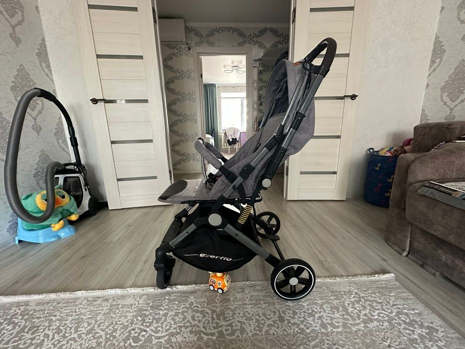 Детская коляска прогулочная