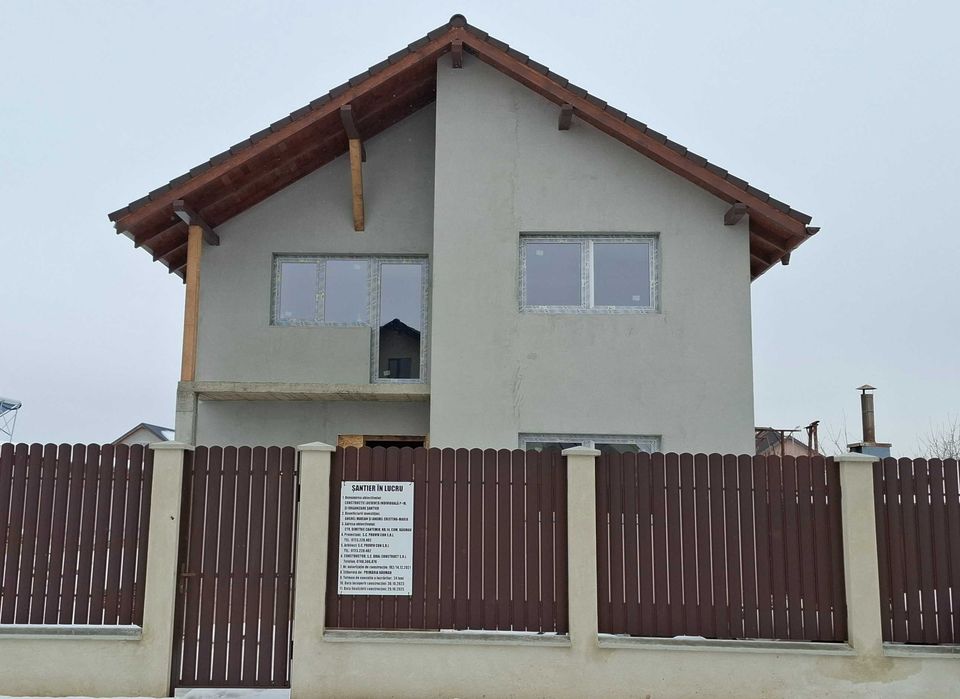 Vînd Vilă/Casă, 5 cam. în Hărman, Privat.