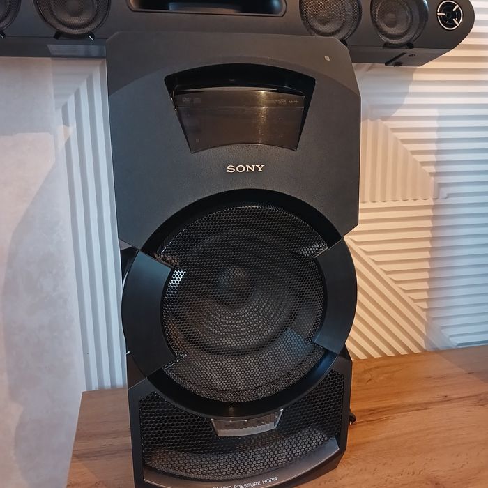 Продам музыкальный центр SONY