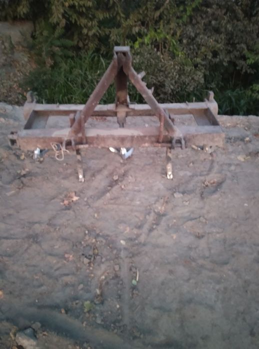 Traktor T28 sotiladi