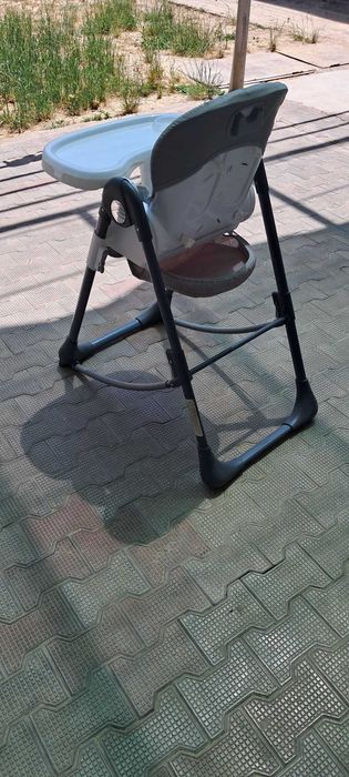 Bolalar uchun maxsus stul