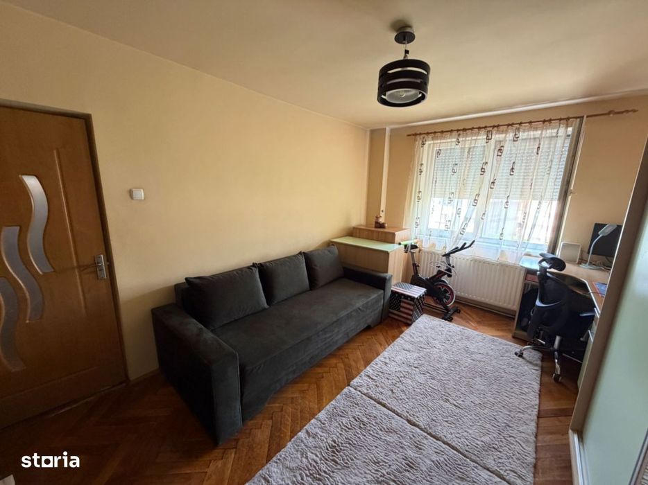 Apartament 2 camere, decomandat - zona Cetate