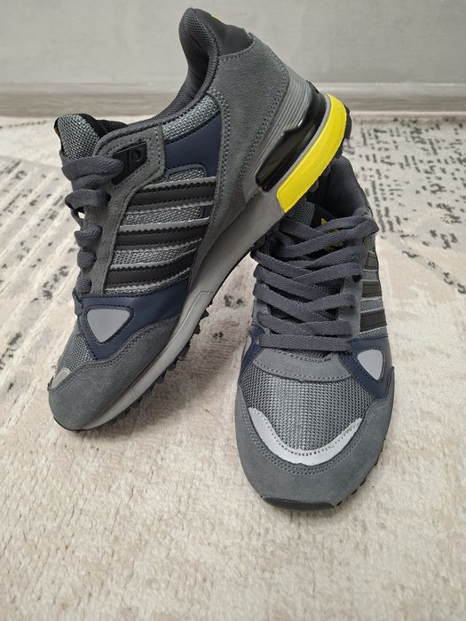Оригинал красовки. Adidas. НОВЫЙ.
