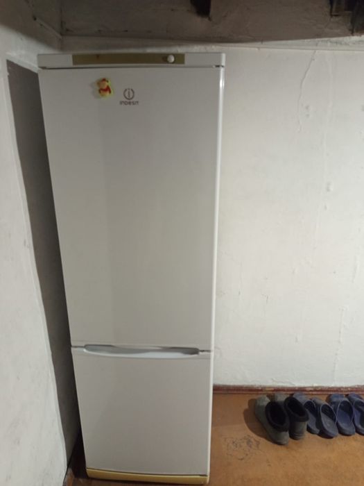 Продам холодильник