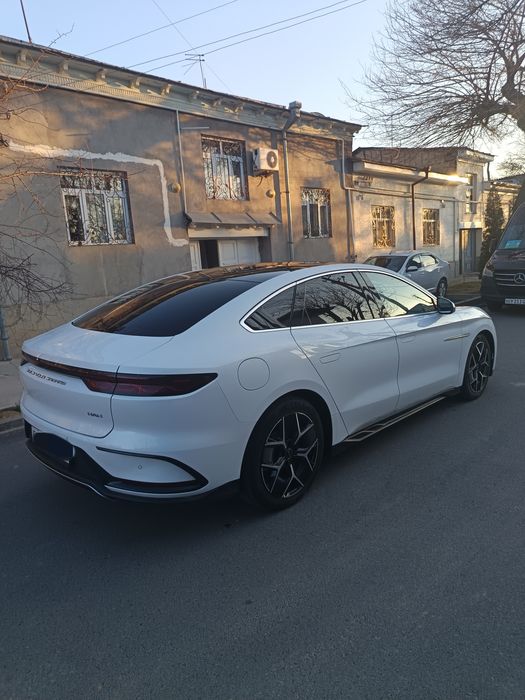 Ofitsalniy byd han 715 km