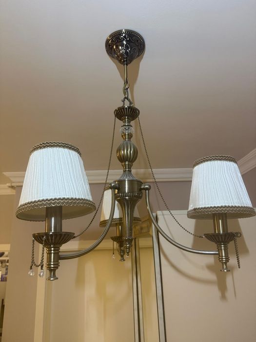 Set 2 Candelabre Elegante Bronz Antic – 3 și 5 Brațe, Abajururi Textile
