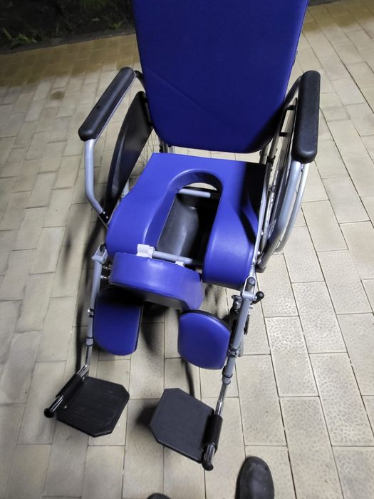 Инвалидное кресло