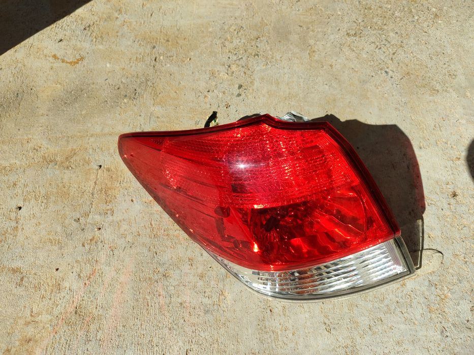 Ляв и десен стоп за Subaru Outback 2010 - 2014 година