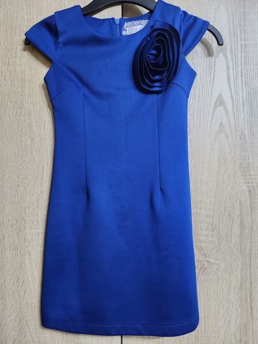 Продаю детские платья на 7-8, 9-12 лет