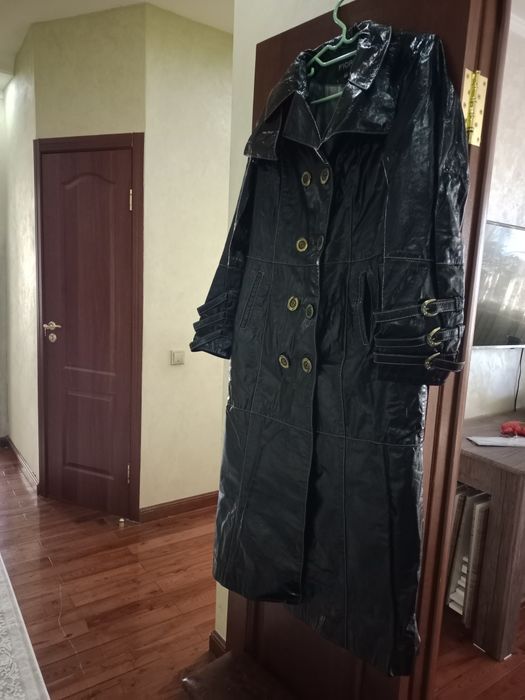 Продам кожаный плащ