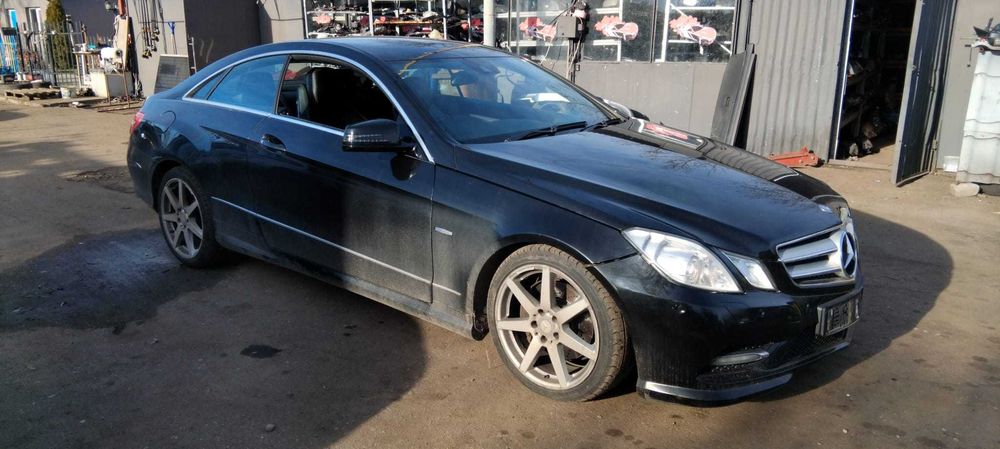 Dezmembrez Mercedes E Class Coupe 2.2 CDi an 2012 cod motor 651.911