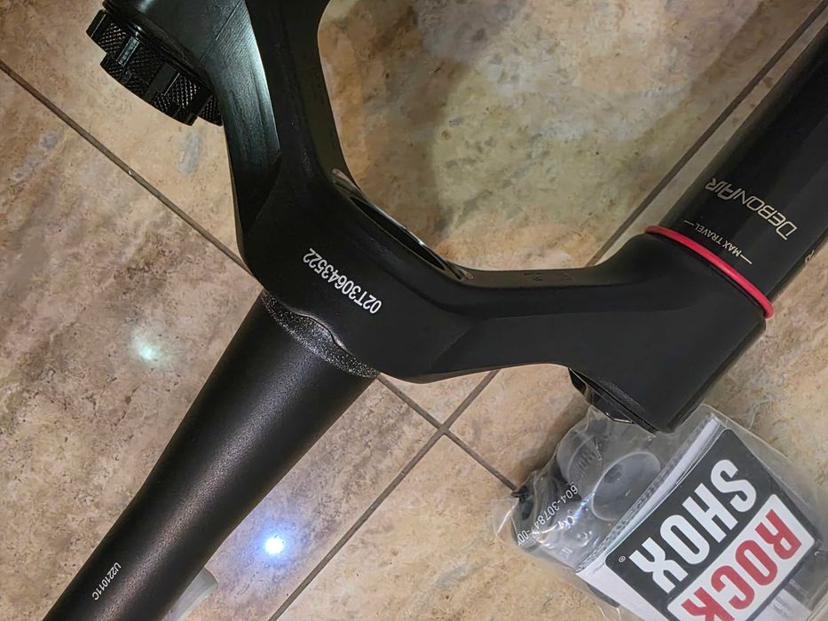 RockShox ZEB Ultimate Charger 3 RC2 29" DebonAir+ Tapered Boost 190mm