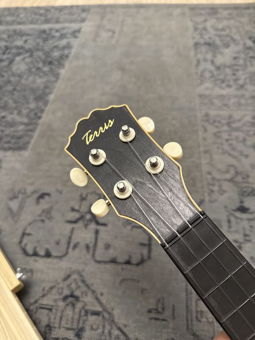 Укулеле продам