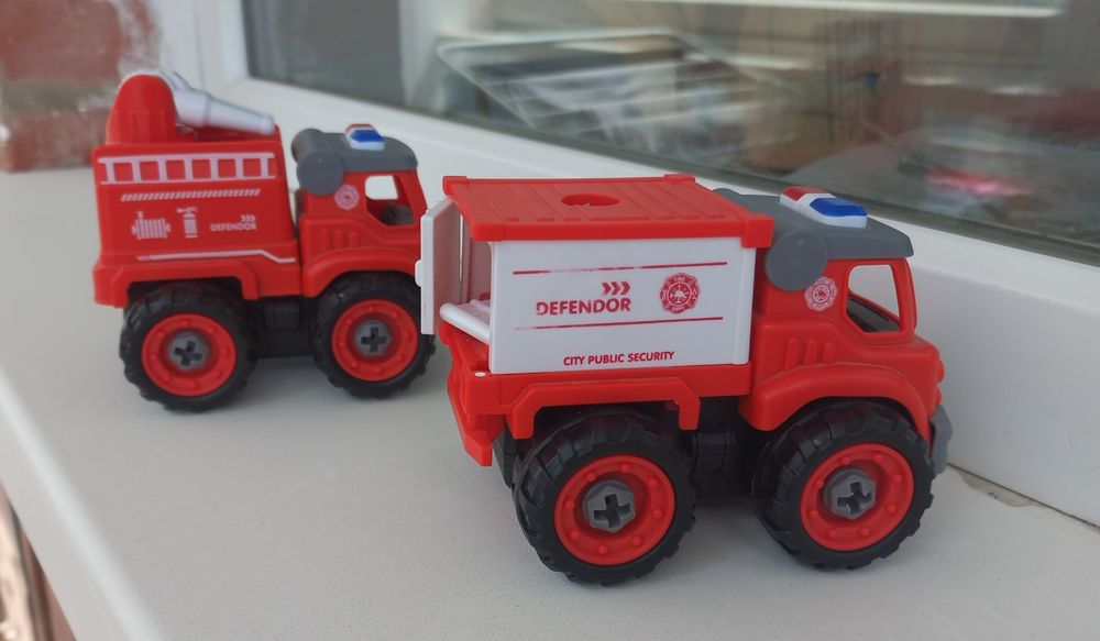 Продам детские машинки