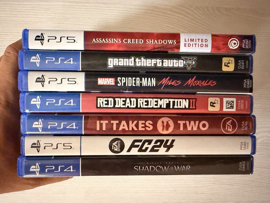 Vand 7 jocuri ps5 si ps4
