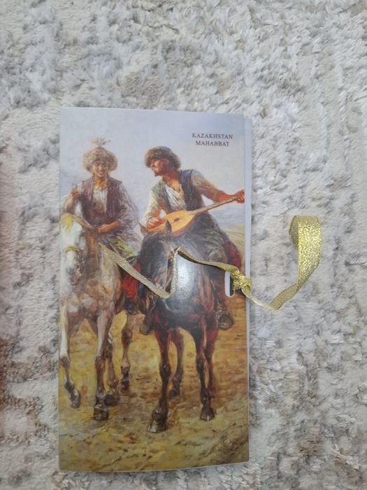 Платки разные шелковые