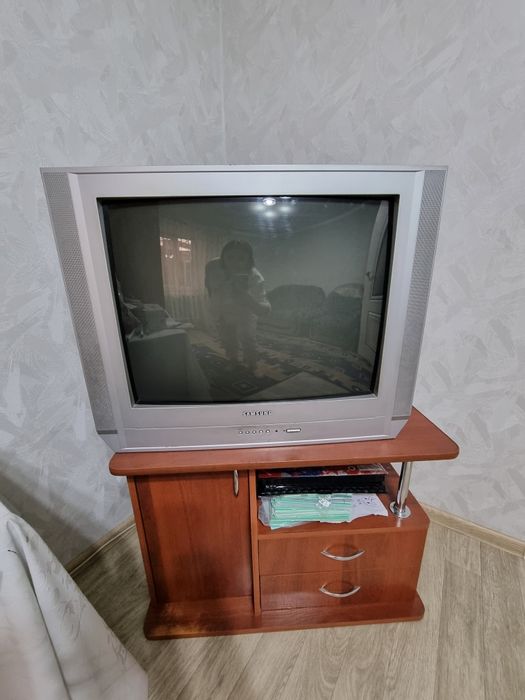 Продам телевизор