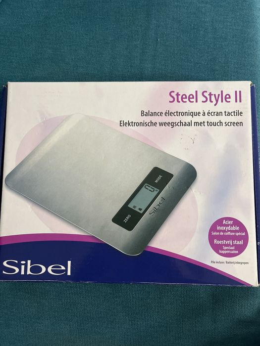 Чисто Нова везна