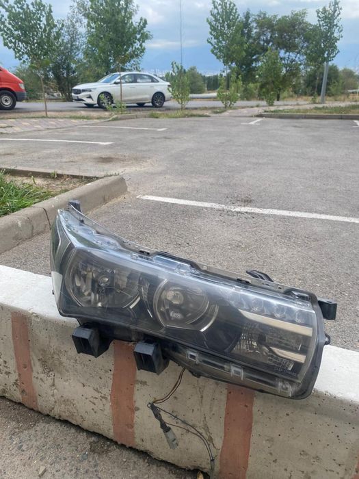 Фары Тойота Королла 2014 оригинал