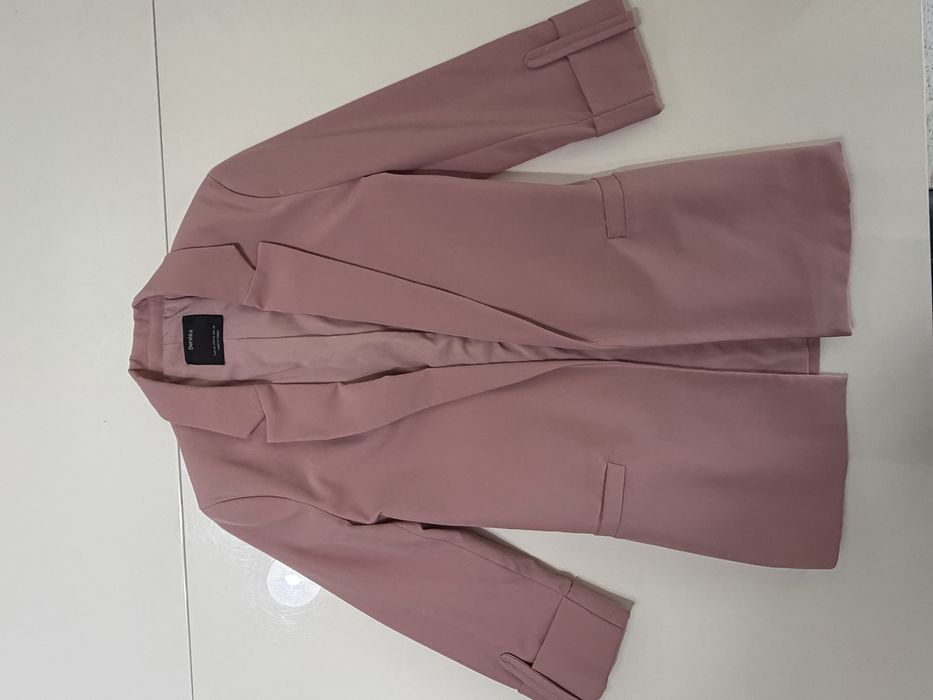 Дамско сако BERSHKA………