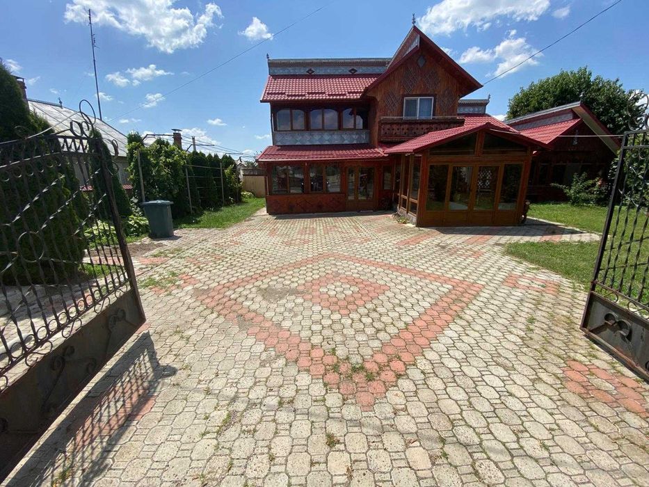 Casă de vânzare Huțani