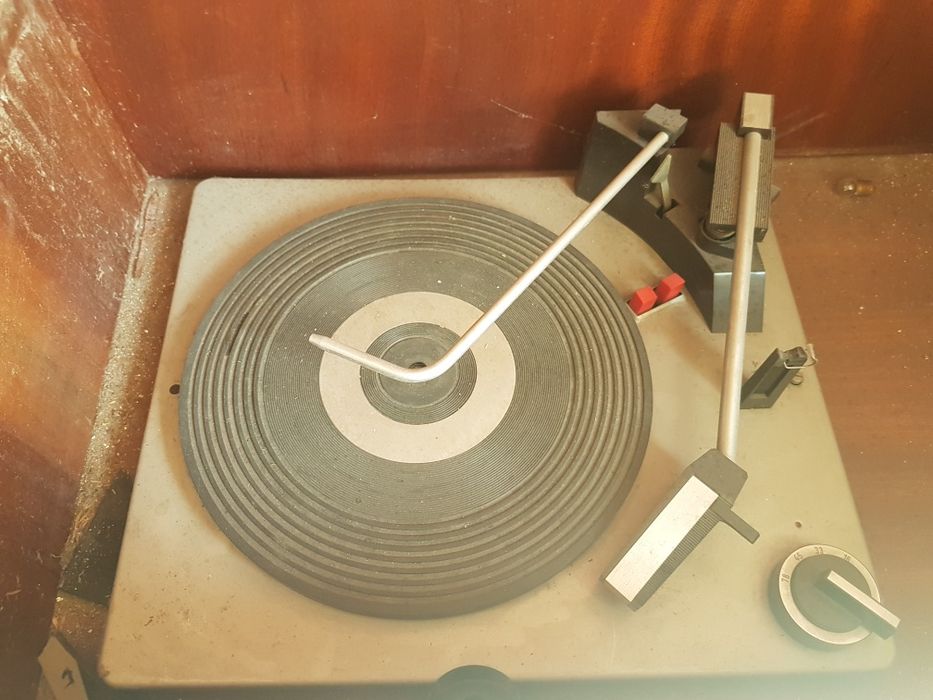 Респром лампово радио грамофон