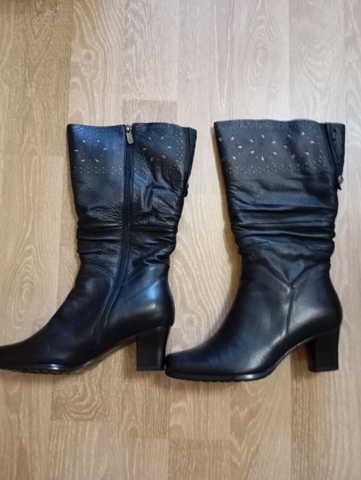 Продам сапоги цена 12000тг.