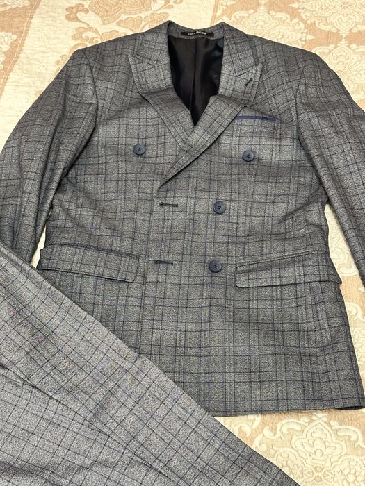 Продам мужской костюм