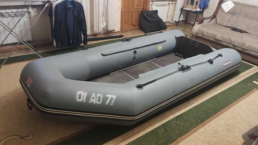 Продается лодка Хантер 320 ЛК б/у