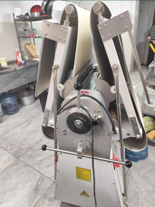 Продам тестораскаточную машинку