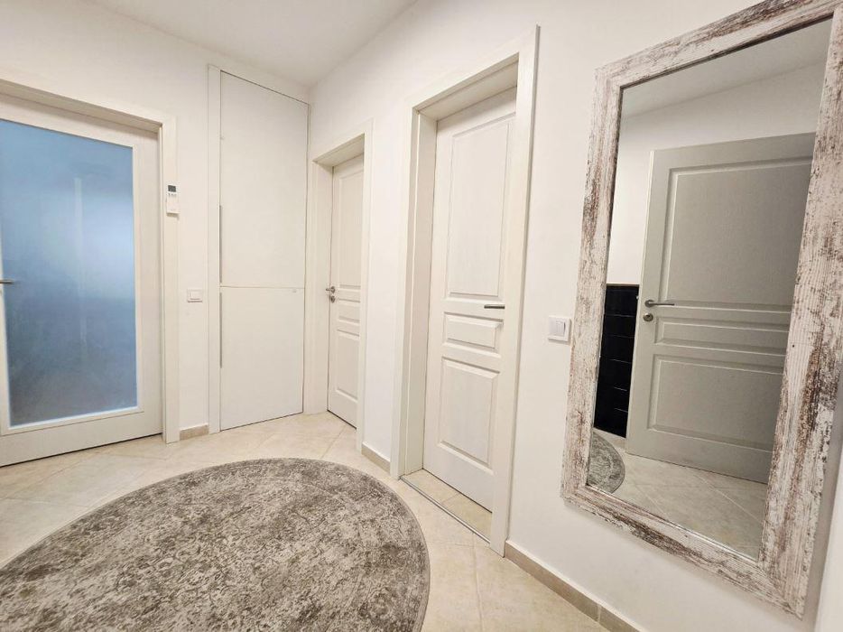 Дава се под наем Двустаен апартамент в к.к. Св.Св. Константин и Елена - 80 кв.м за 818 € - Снимка #3