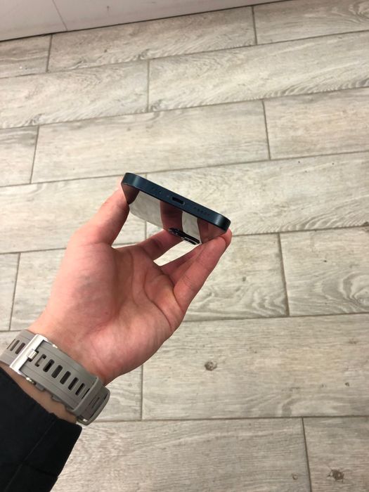 Продам Айфон 13 128гб