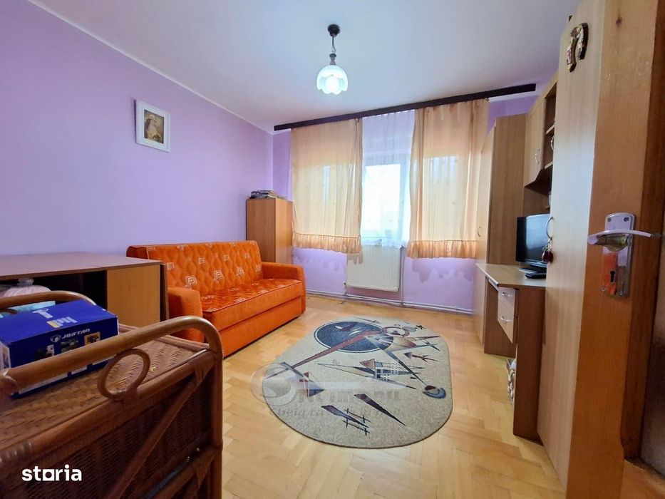 Apartament 3 camere decomandat, Nicolina, baie cu geam