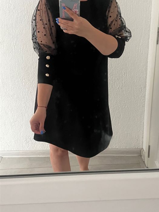 Малка, черна рокля