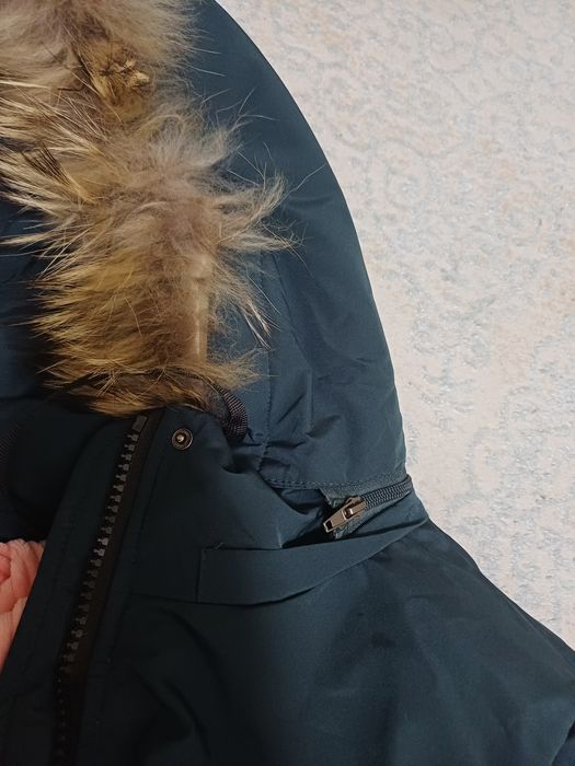 Продам куртку для девочки