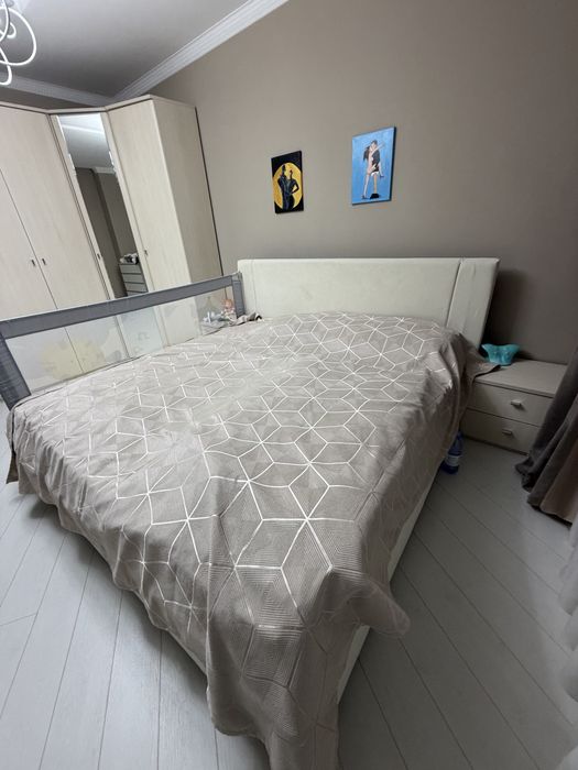 Кровать и матрас