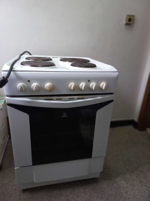 Готварска печка indesit